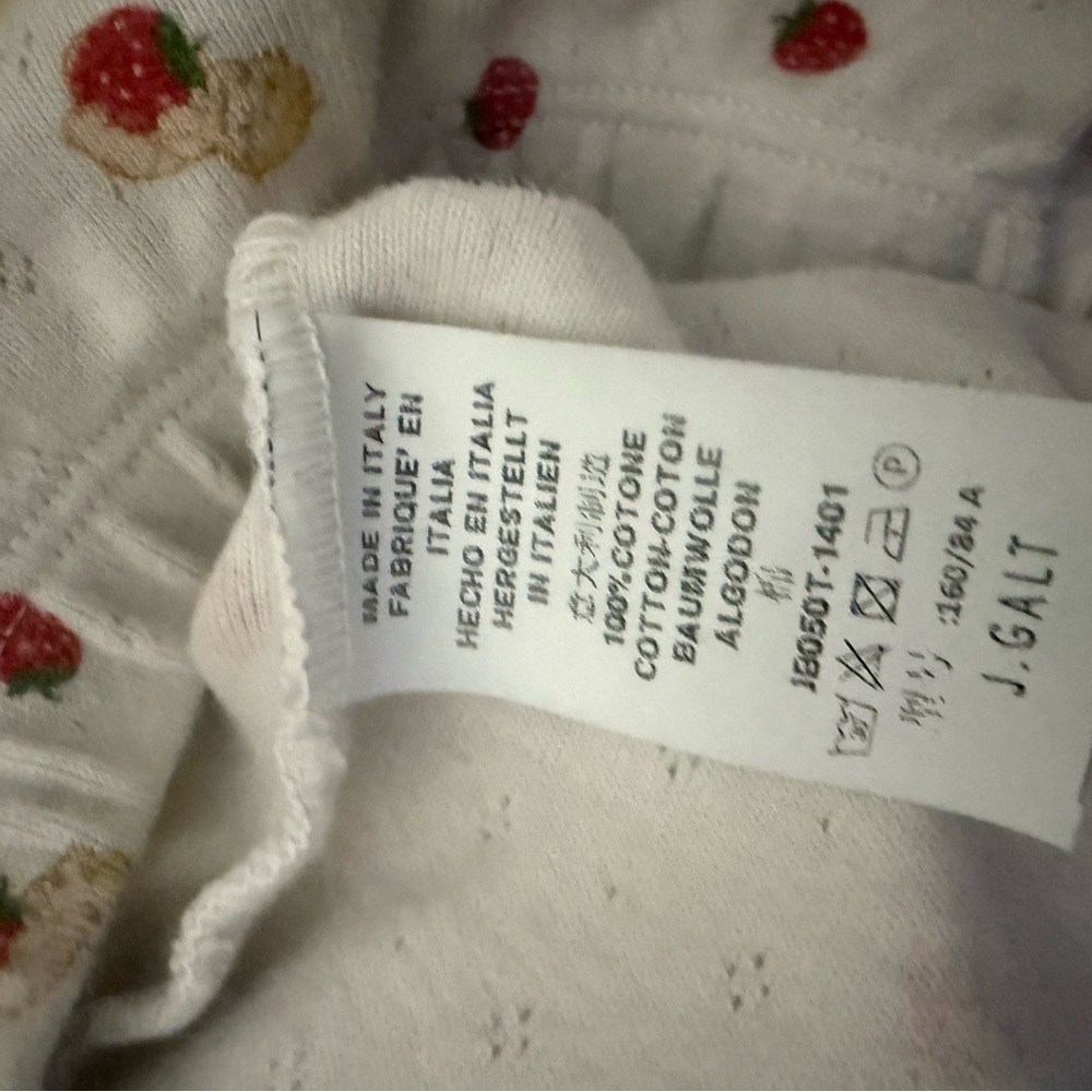 Brandy Melville shorts 🍓 - Picture 5 of 5